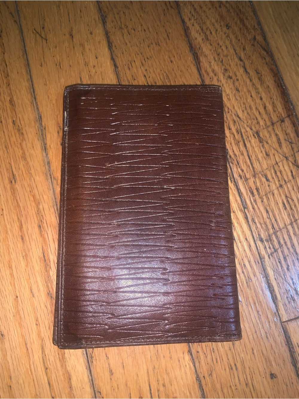 Leather passport holder - Picture 5 of 15